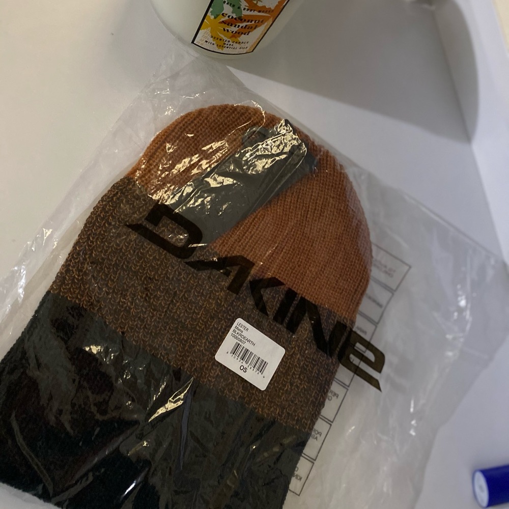 Dakine beanie